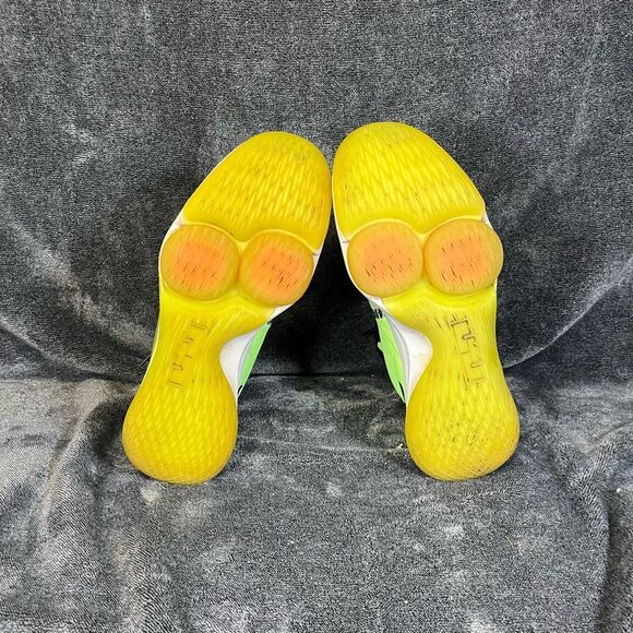 Nike LEBRON Witness V 5 GRINCH Men's Lime Glow Volt  sz 12 - Picture 7 of 8